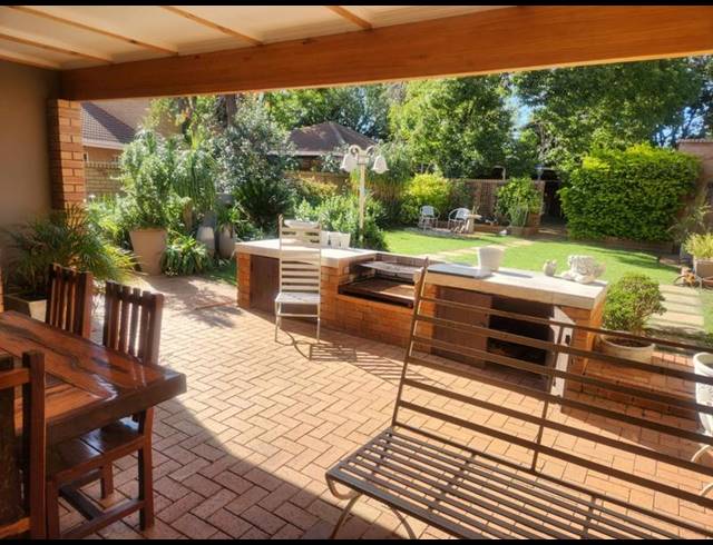 4 BEDROOM HOUSE FOR SALE IN GREENHILLS